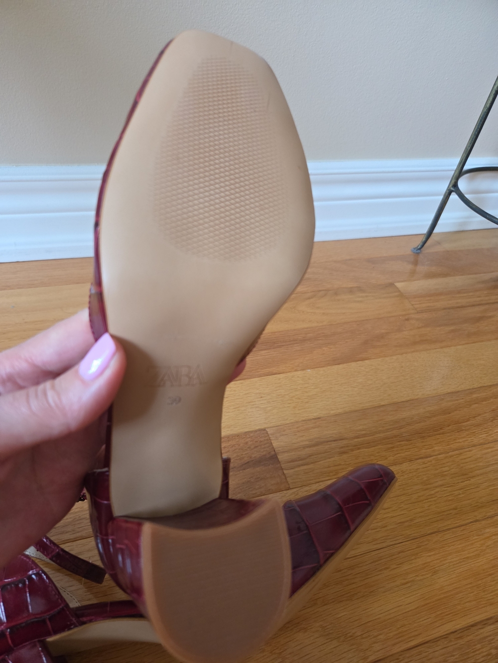 Zara  Deep  Red Croc-Embossed Block Heel Pump with Ankle Strap .new without tags - Picture 6 of 11